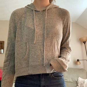 Cropped lightweight hoodie!